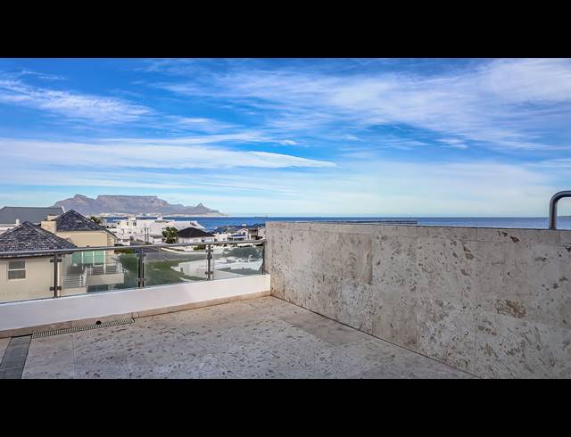 6 BEDROOM HOUSE FOR SALE IN BLOUBERGSTRAND